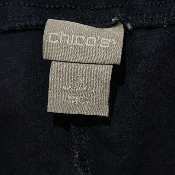 Chicos blue elastic stretchy capri shorts size 3 - Picture 3 of 6